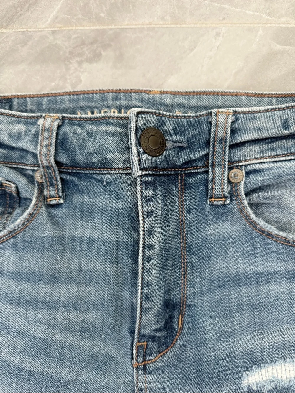Women’s American Eagle Hi-Rise Super Stretch Hand Cut Off Shorts Distressed 4